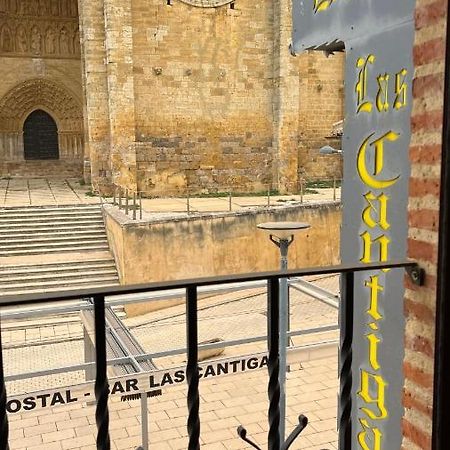 Las Cantigas Villalcazar de Sirga Bagian luar foto