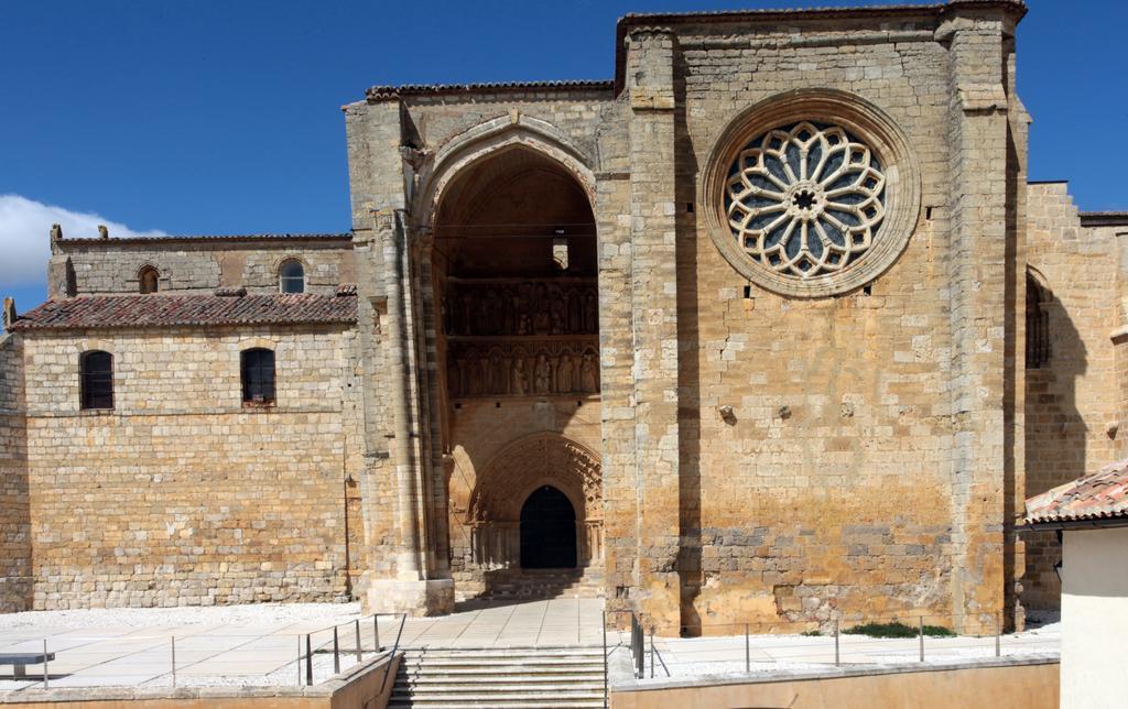 Las Cantigas Villalcazar de Sirga Bagian luar foto