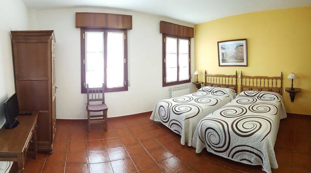 Las Cantigas Villalcazar de Sirga Bagian luar foto